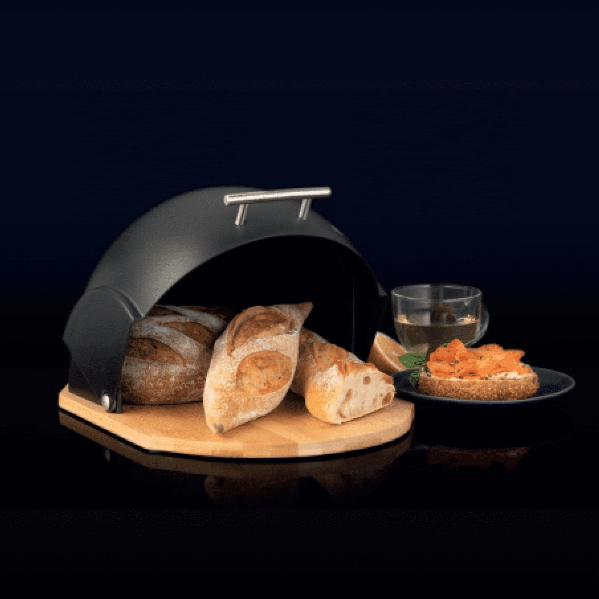 Chlebak drewniany z plastikową pokrywką AMBITION VADER