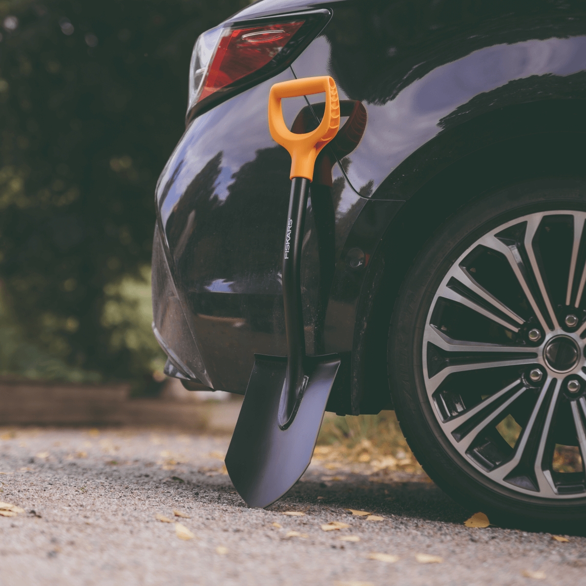 Saperka FISKARS Solid